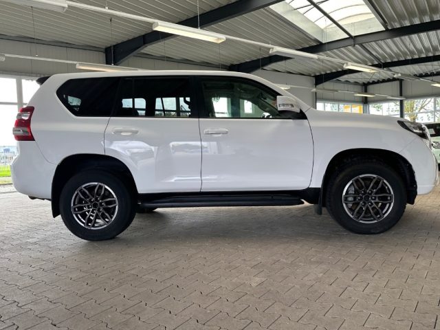 TOYOTA Land Cruiser usata, con Cerchi in lega