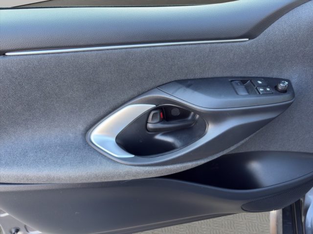 TOYOTA Yaris usata, con Hill holder