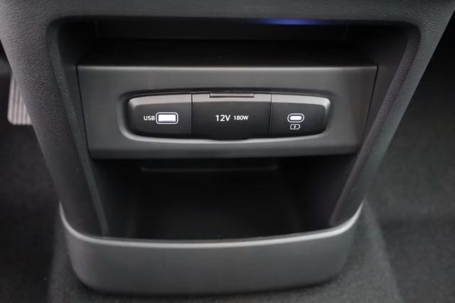 HYUNDAI Staria usata, con Cruise Control