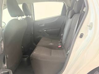 TOYOTA Yaris usata 16