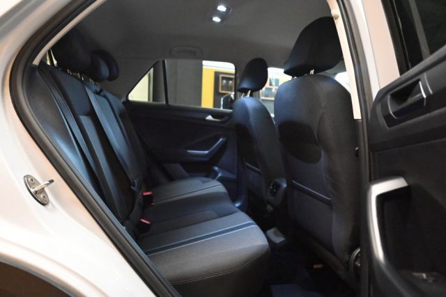 VOLKSWAGEN T-Roc usata 29