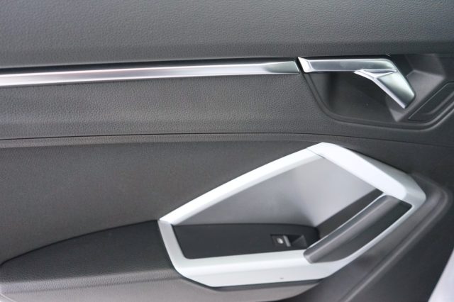 AUDI Q3 usata, con Airbag testa