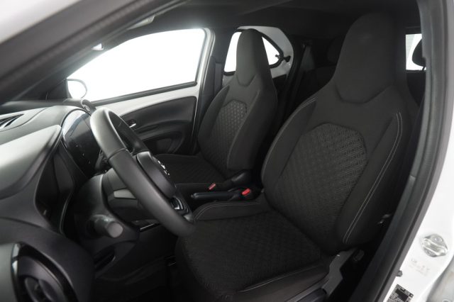 TOYOTA Aygo X usata 2