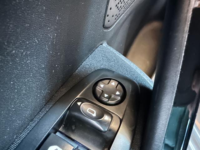 PEUGEOT 208 usata, con Sedile posteriore sdoppiato