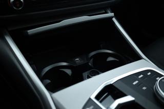 BMW 320 usata, con Volante multifunzione