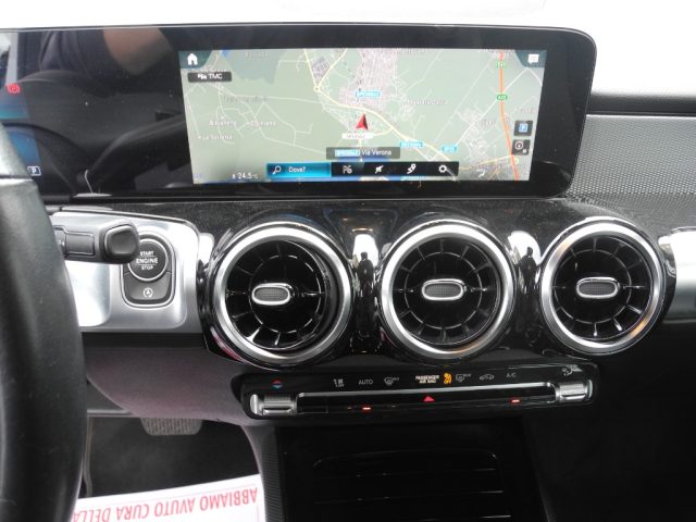 MERCEDES-BENZ GLB 200 usata, con Controllo elettronico della corsia