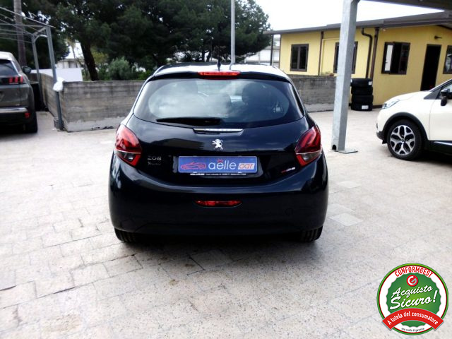 PEUGEOT 208 usata, con Autoradio