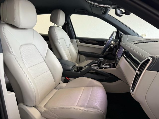 PORSCHE Cayenne usata, con Sensori di parcheggio posteriori