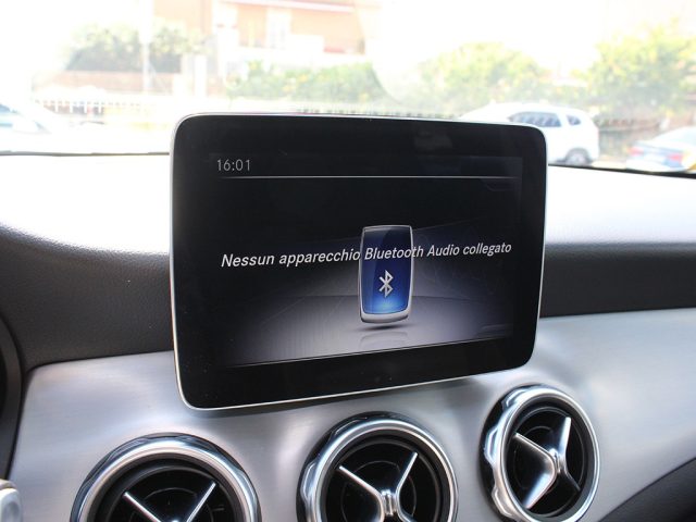 MERCEDES-BENZ GLA 200 usata, con Bracciolo