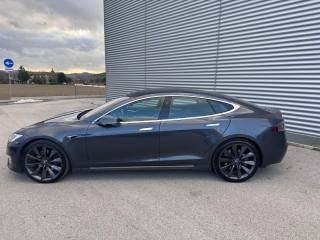 TESLA Model S usata, con Boardcomputer