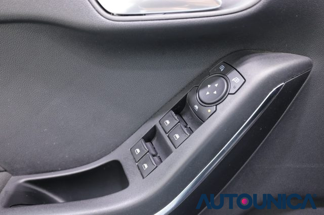 FORD Fiesta usata, con Bluetooth
