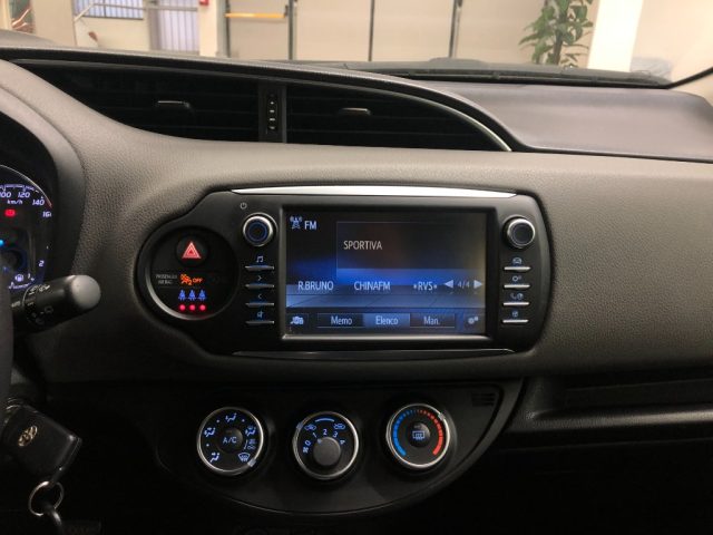 TOYOTA Yaris usata, con Telecamera per parcheggio assistito