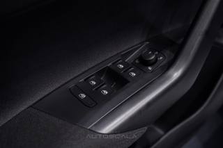 VOLKSWAGEN Taigo usata, con Controllo automatico clima