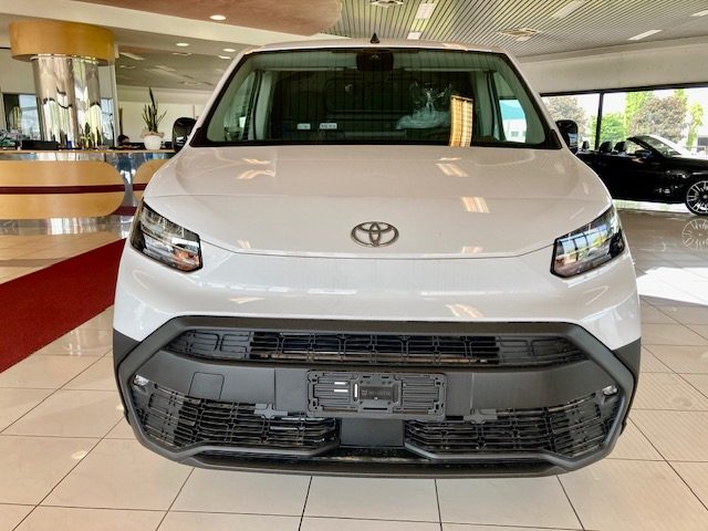 TOYOTA Proace City usata, con Airbag