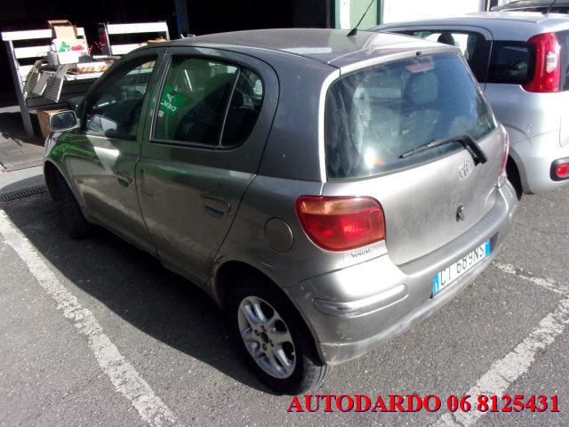 TOYOTA Yaris usata, con Airbag