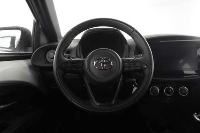 TOYOTA Aygo X usata 11