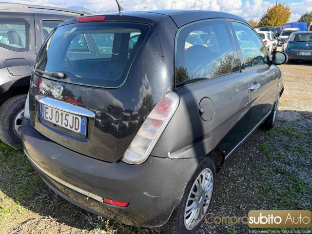 LANCIA Ypsilon usata, con Fendinebbia