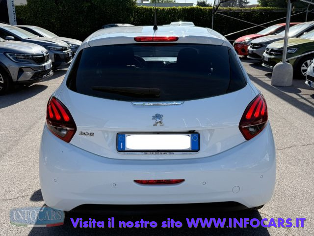 PEUGEOT 208 usata, con Luci diurne LED