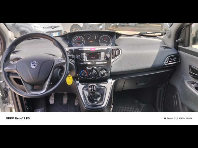 LANCIA Ypsilon usata, con ESP