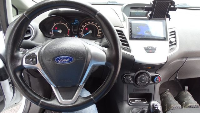 FORD Fiesta usata, con ESP