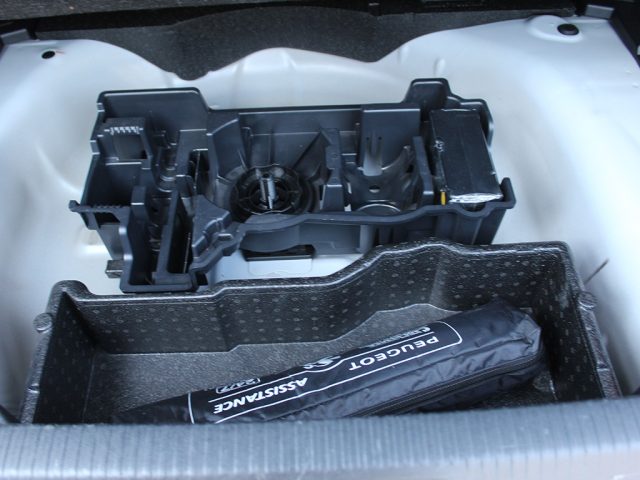 PEUGEOT 2008 usata, con Pneumatici estivi