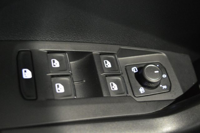 VOLKSWAGEN T-Cross usata, con Controllo vocale