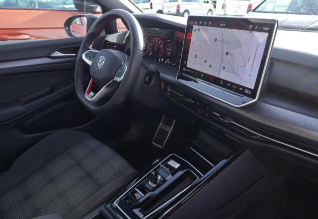 VOLKSWAGEN Golf usata, con Airbag Passeggero