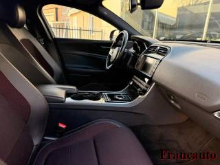 JAGUAR XE usata, con Autoradio