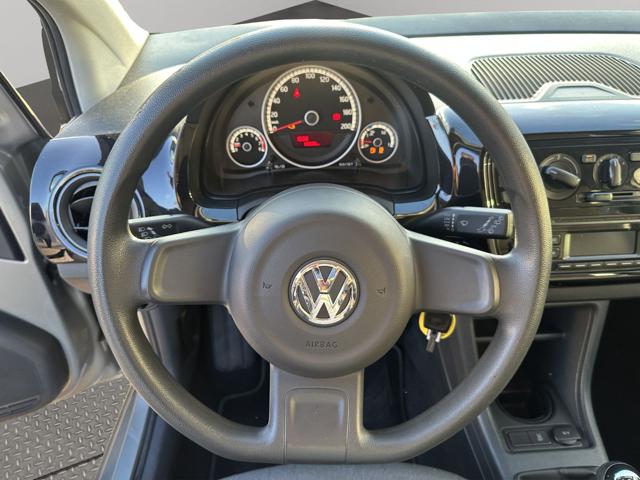 VOLKSWAGEN up! usata, con Autoradio