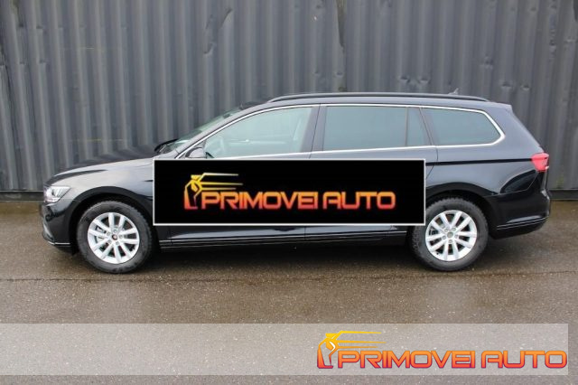 VOLKSWAGEN Passat Variant usata, con Airbag