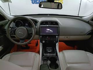 JAGUAR XE usata, con Controllo elettronico della corsia