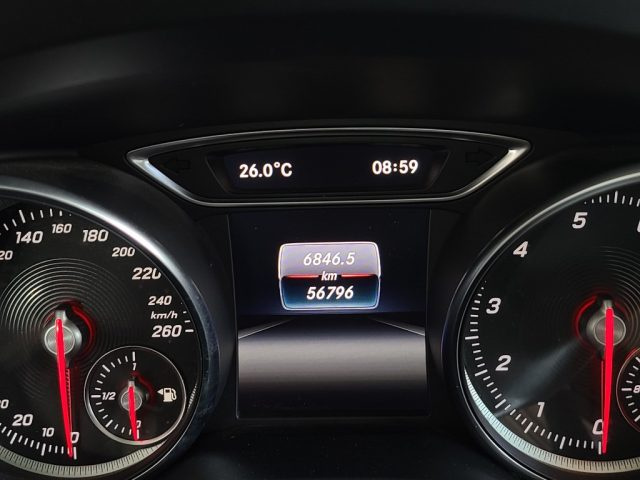 MERCEDES-BENZ CLA 180 usata, con Autoradio