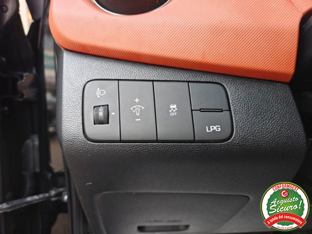 HYUNDAI i10 usata, con Sedile posteriore sdoppiato
