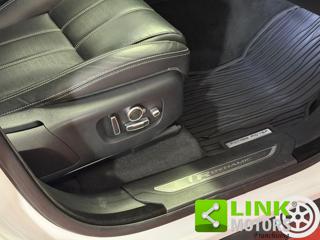 LAND ROVER Range Rover Velar usata, con Sedile posteriore sdoppiato