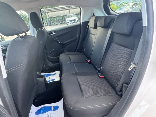 PEUGEOT 208 usata, con USB