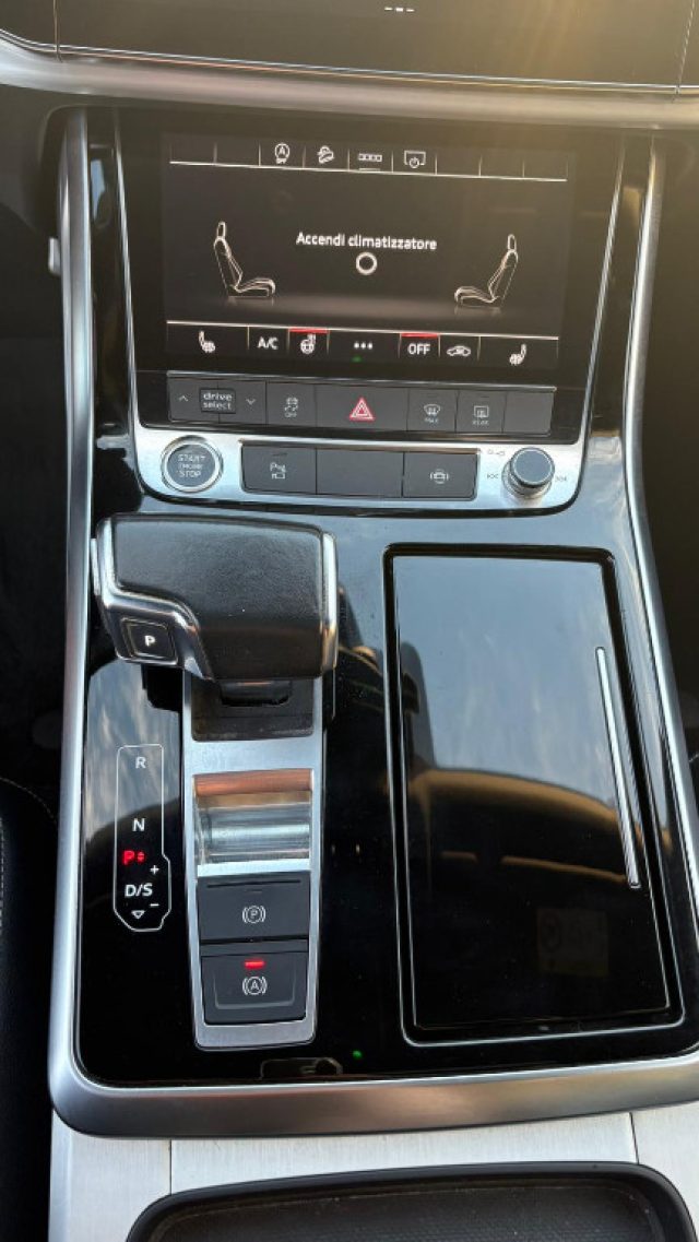 AUDI Q8 usata, con Autoradio digitale