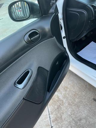 PEUGEOT 206 usata, con Sedile posteriore sdoppiato