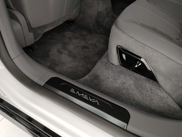 LOTUS Emeya usata, con Touch screen