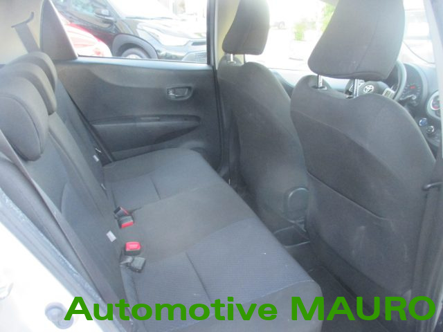 TOYOTA Yaris usata 22