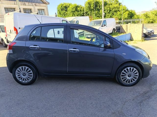 TOYOTA Yaris usata 4