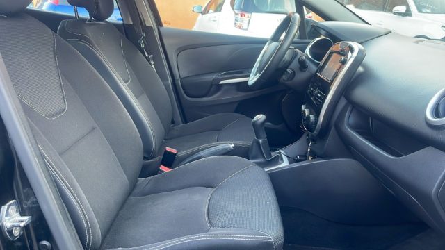 RENAULT Clio usata, con Specchietti laterali elettrici