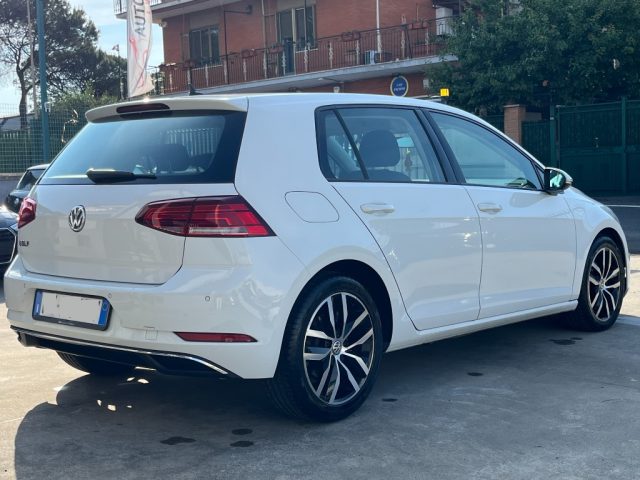 VOLKSWAGEN Golf usata, con Autoradio