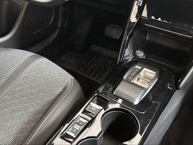 PEUGEOT 2008 usata, con Leve al volante