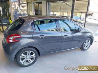 PEUGEOT 208 usata, con Alzacristalli elettrici
