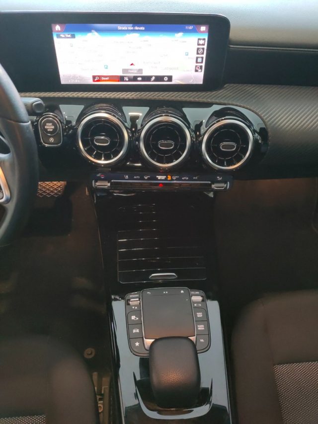 MERCEDES-BENZ CLA 180 usata, con Chiusura centralizzata