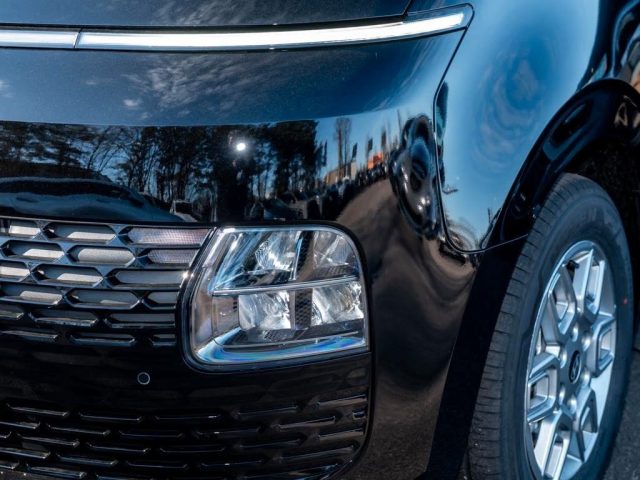 HYUNDAI Staria usata, con Alzacristalli elettrici