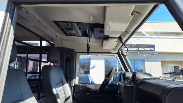 LAND ROVER Defender usata 15