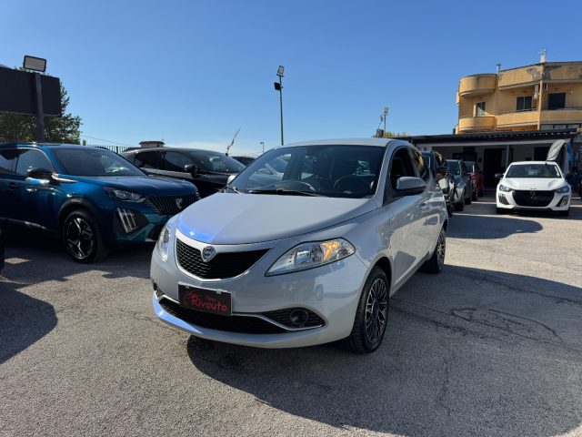 LANCIA Ypsilon usata, con Lettore CD