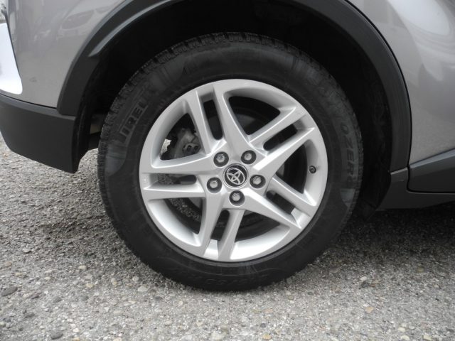 TOYOTA C-HR usata, con Volante in pelle