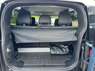 LAND ROVER Defender usata, con ESP